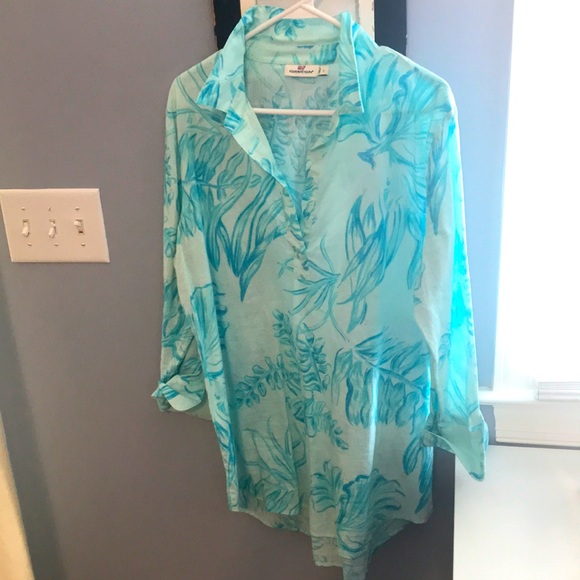 Vineyard Vines tunic sz L soft watery blues. Cool and breezy over shorts… - Picture 2 of 10